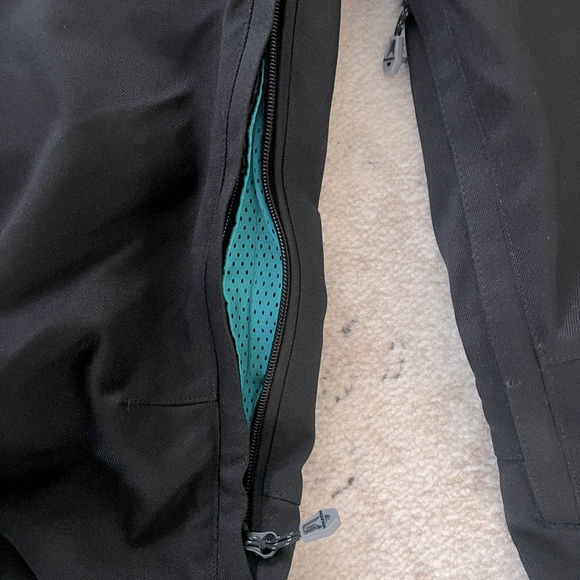 Womens Volcom Snowboarding pants - Picture 7 of 10